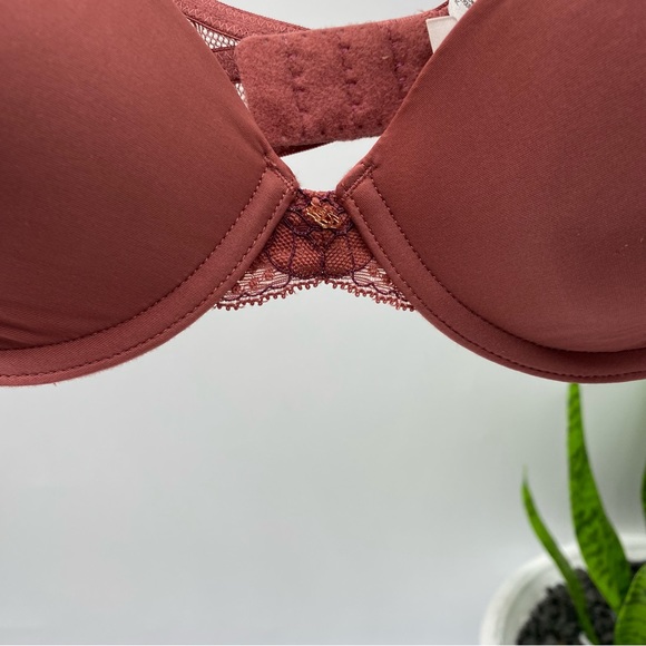 SKARLETT BLUE
Honey Multi-Way T-Shirt Bra in Honey size 32B NEW - Picture 6 of 7